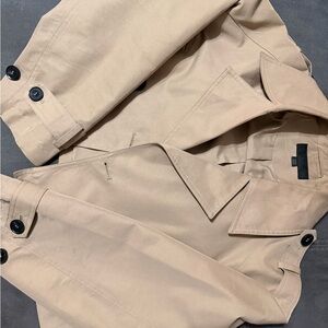 Zara women’s cropped Trench Coat